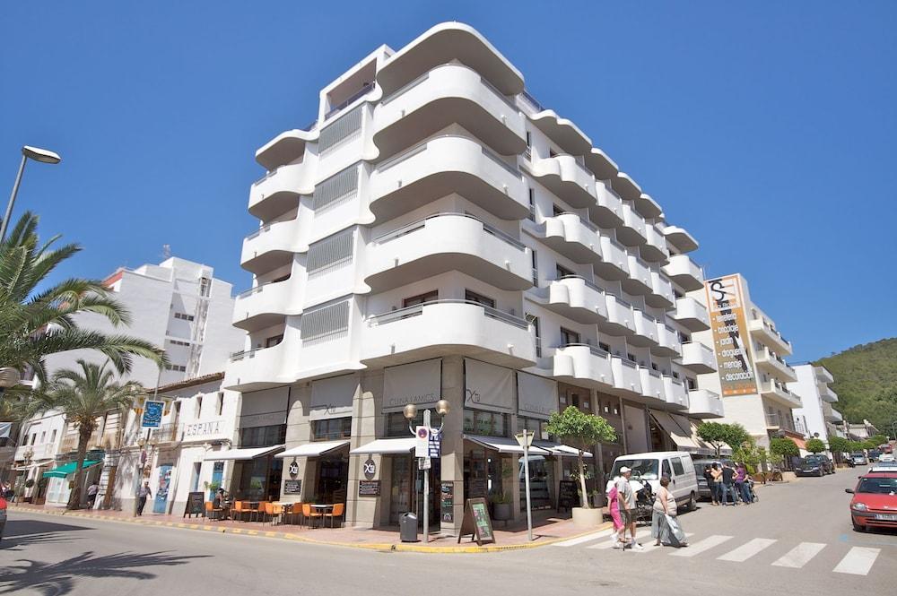 Apartamentos Parot Quality Санта-Эулалия-дель-Рио Экстерьер фото