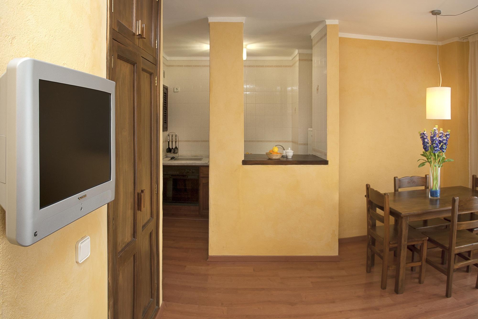 Apartamentos Parot Quality Санта-Эулалия-дель-Рио Экстерьер фото