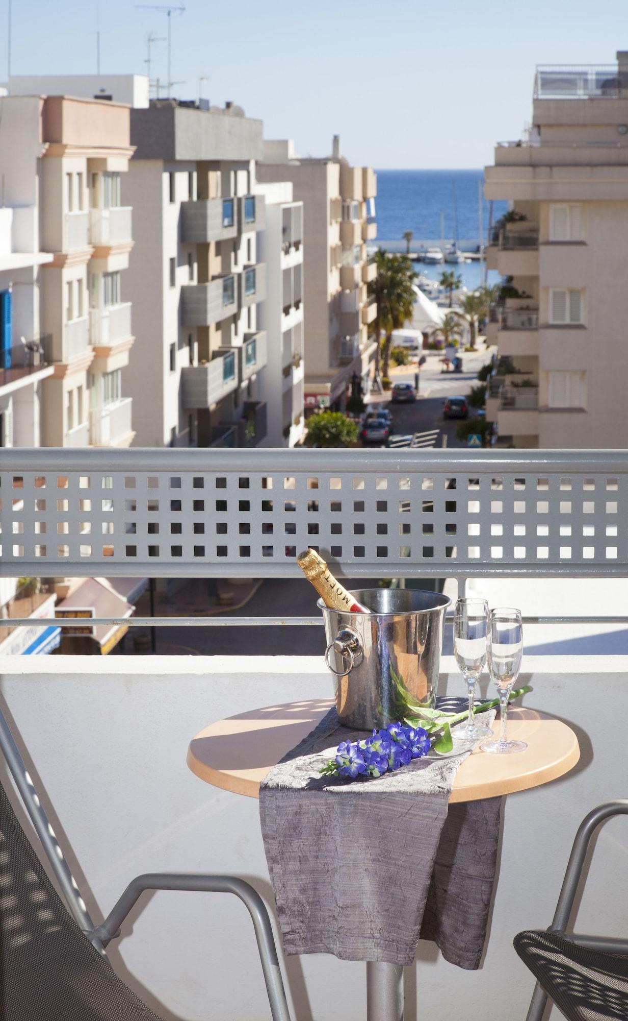 Apartamentos Parot Quality Санта-Эулалия-дель-Рио Экстерьер фото