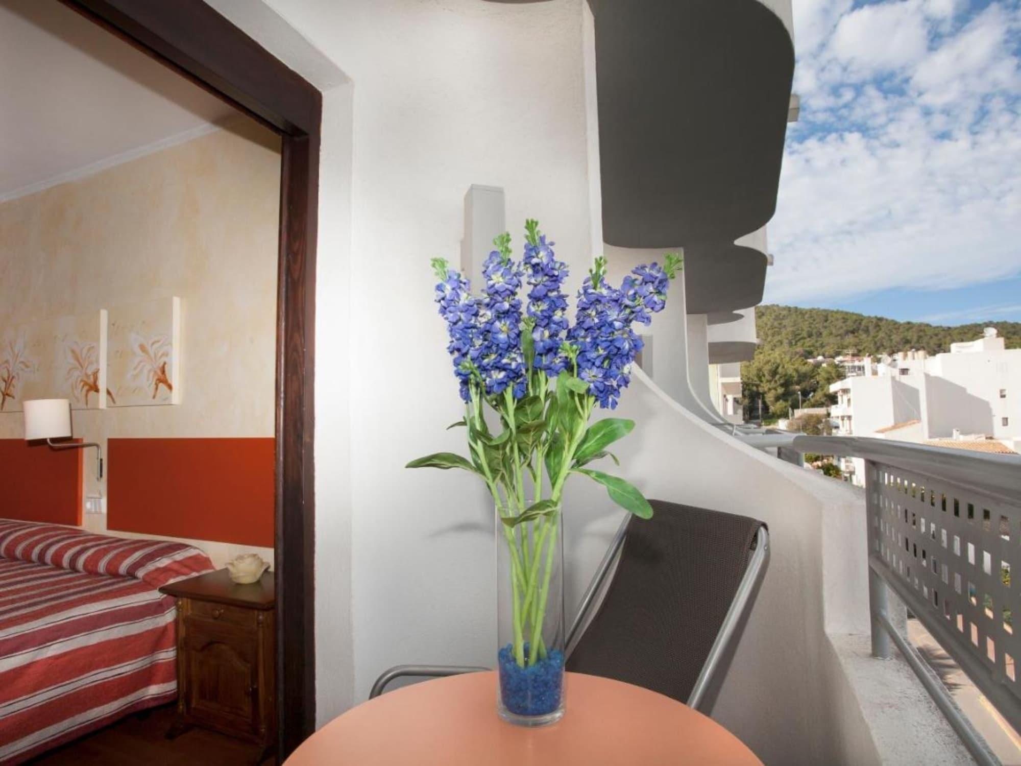 Apartamentos Parot Quality Санта-Эулалия-дель-Рио Экстерьер фото