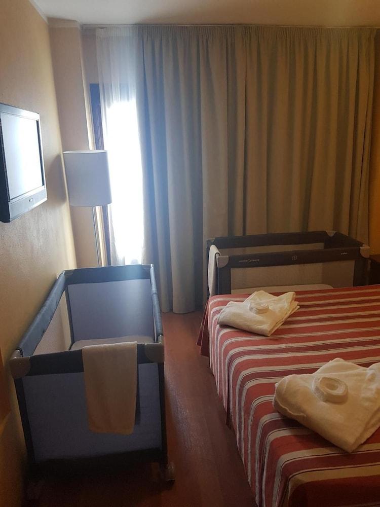 Apartamentos Parot Quality Санта-Эулалия-дель-Рио Экстерьер фото